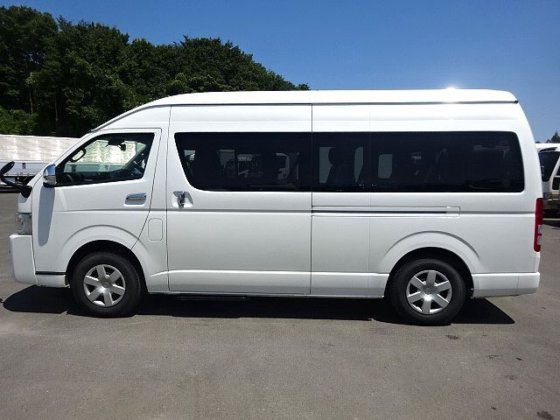 トヨタ CBF-TRH228B