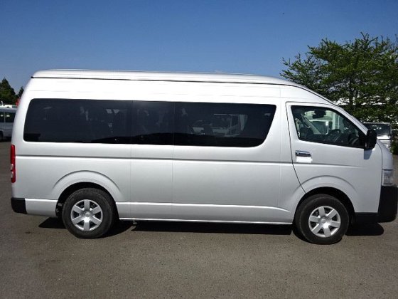 トヨタ 3BF-TRH228B