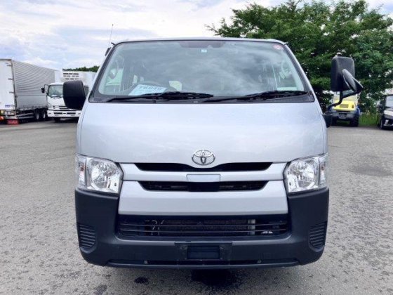 トヨタ QDF-GDH206V