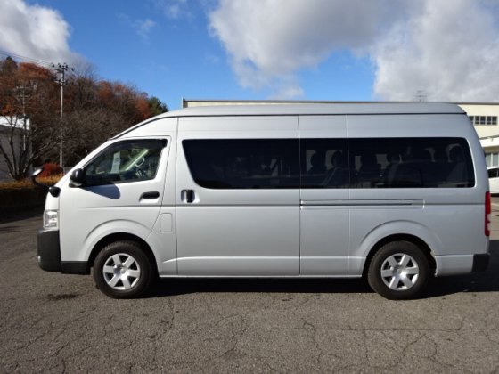 トヨタ CBF-TRH228B