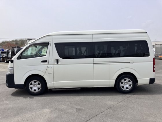 トヨタ CBF-TRH223B