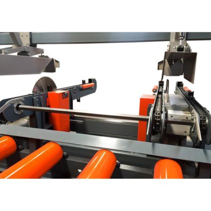 Machine à tronçonner le bois