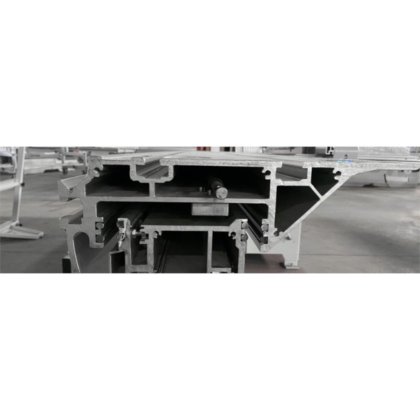 Machine à scier sur table