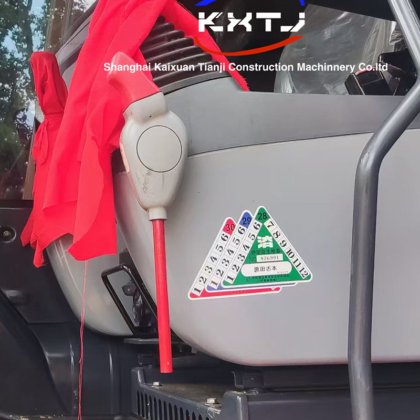 コマツ PC200-8NX 中古油圧ショベル1台販売中