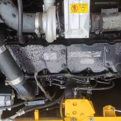 コマツ PC200-8NX 中古油圧ショベル1台販売中