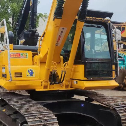 コマツ PC200-8NX 中古油圧ショベル1台販売中