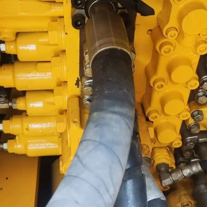 コマツ PC200-8NX 中古油圧ショベル1台販売中