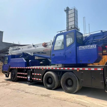 高品质低价位汽车起重机，轮式25吨小型起重机