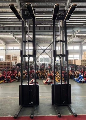 电动叉车托盘堆垛机