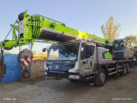 ズームライオン 25トン トラッククレーン