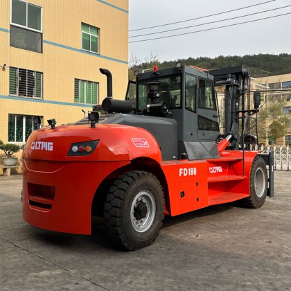 コマツ 10トン 15トン 25トン ディーゼルフォークリフト