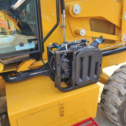 反铲装载机 RZ388