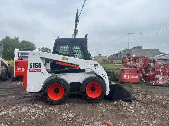 山猫 S160 滑移装载机 - 重型建筑设备