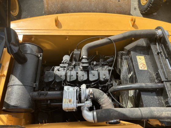 二手现代 210W-9 轮式挖掘机出售