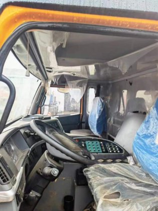 三一220吨汽车起重机