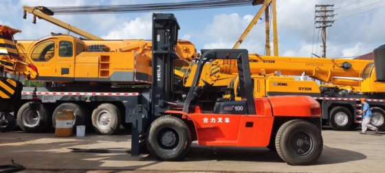 ヘリフォークリフト CPCD70