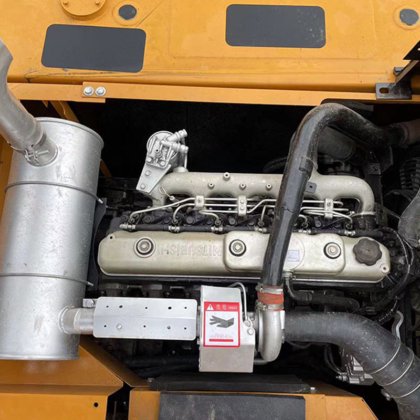 良好な状態の建設機械、Sany 215c