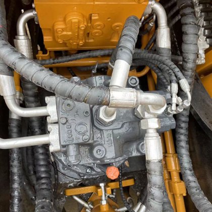 良好な状態の建設機械、Sany 215c