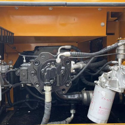 良好な状態の建設機械、Sany 215c