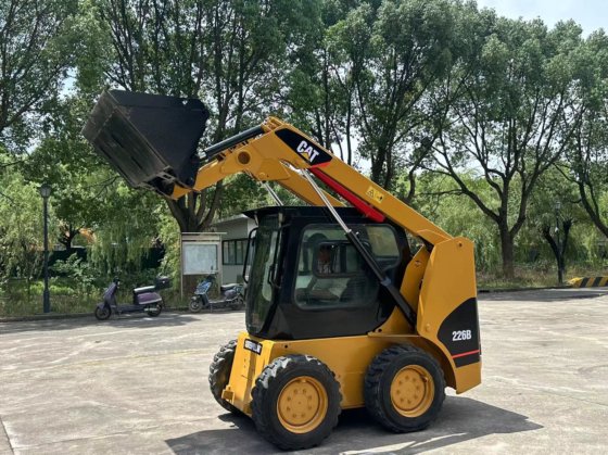 Cat 226b 迷你轮式装载机 卡特彼勒滑移装载机