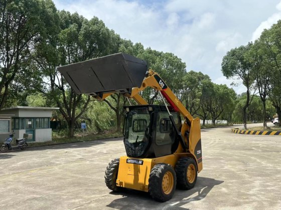 Cat 226b 迷你轮式装载机 卡特彼勒滑移装载机