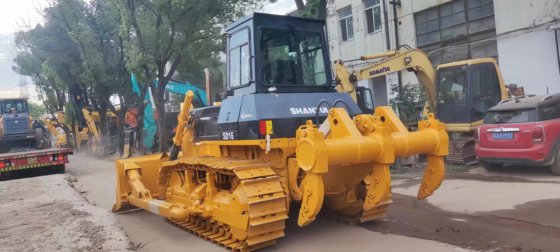 山推SD16履带式推土机 - 低价，17吨，中小型