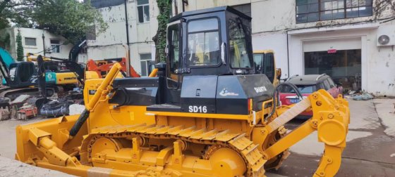 山推SD16履带式推土机 - 低价，17吨，中小型