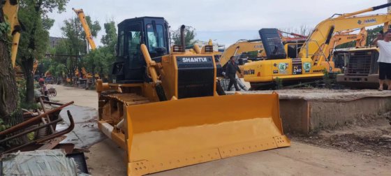 山推SD16履带式推土机 - 低价，17吨，中小型