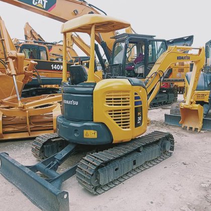 KOMATSU PC30