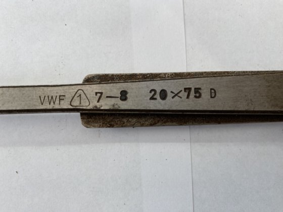 Guide Chisel for chain chisel