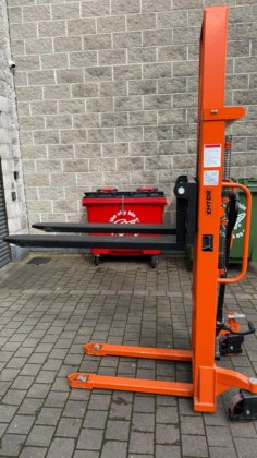 Pallet Stacker Model MSE 1500/2500