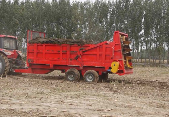 ISF3080型立式厩肥抛撒机