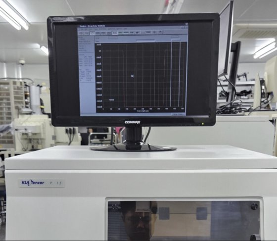 2002 KLA TENCOR P-15