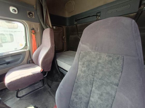 2018 Freightliner CASCADIA #7605/26