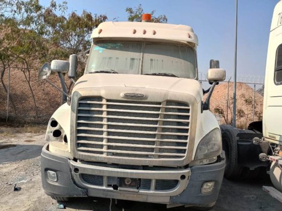 2018 Freightliner CASCADIA #7605/26