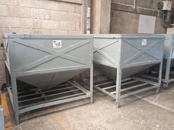 批次 (6) 金属容器 #7604/26