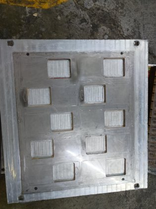 PET コンテナ製造用金型 #7604/26