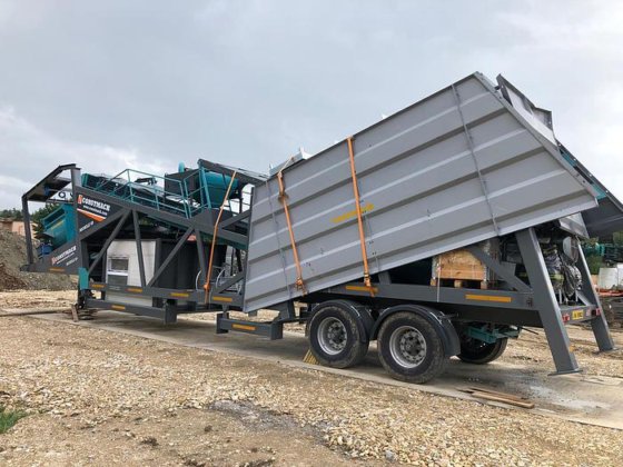 60 M3/h 移动混凝土搅拌站,准备发货!