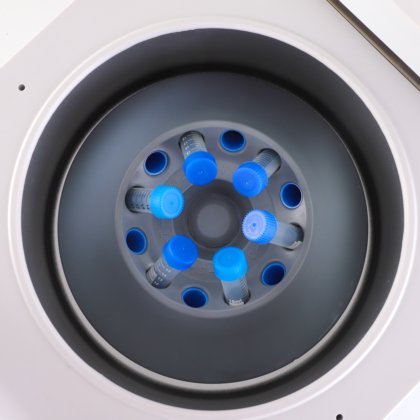 四个 E'S 临床离心机