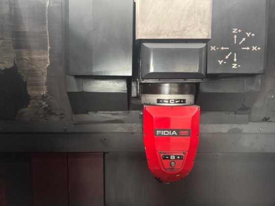 怀抱抱负的 FIDIA 中心