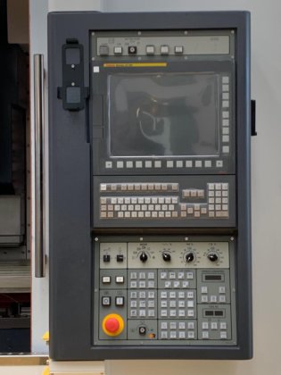 VICTOR P136 マシニングセンター