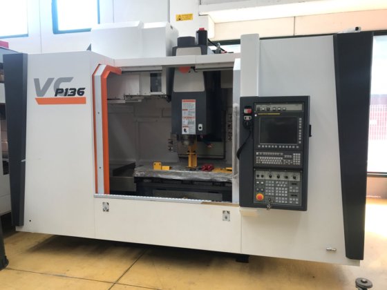 VICTOR P136 マシニングセンター