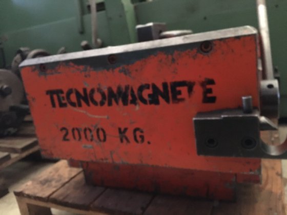 2000公斤磁力升降机