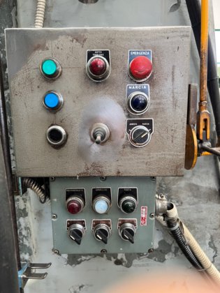 Pollard 立式砂光机