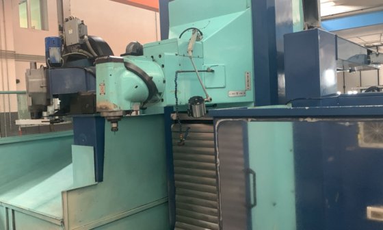 SACHMAN T22フライス盤