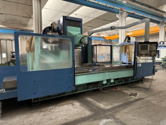 SACHMAN T22フライス盤