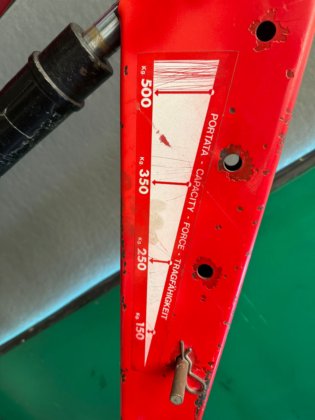 起重机承载力 500 公斤