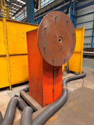 配备机器人和定位器的 GMAW