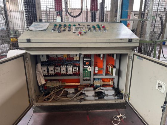 TCS 300吨模具测试