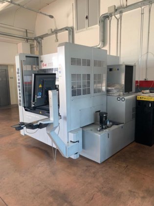 沙迪克SL400Q电火花加工机